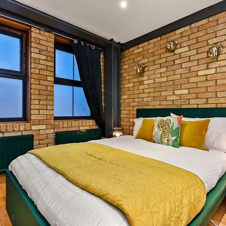 Spacious 2 Bed Urban Jungle Flat, Central Лондон Экстерьер фото