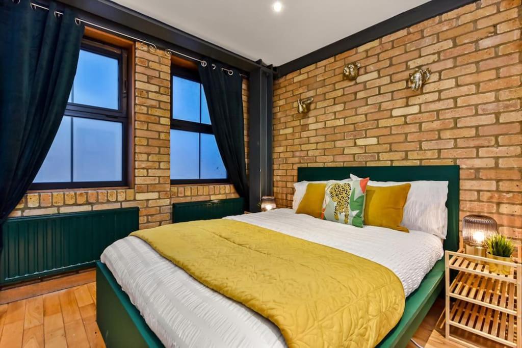 Spacious 2 Bed Urban Jungle Flat, Central Лондон Экстерьер фото